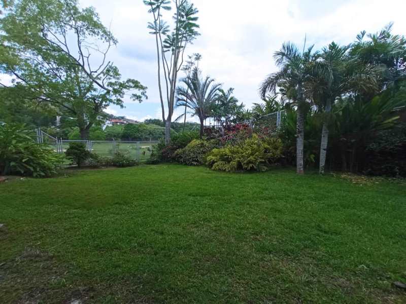 Splendid House in Guataparo Country Club